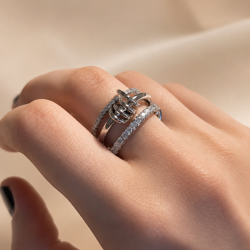 Amora Link Ring